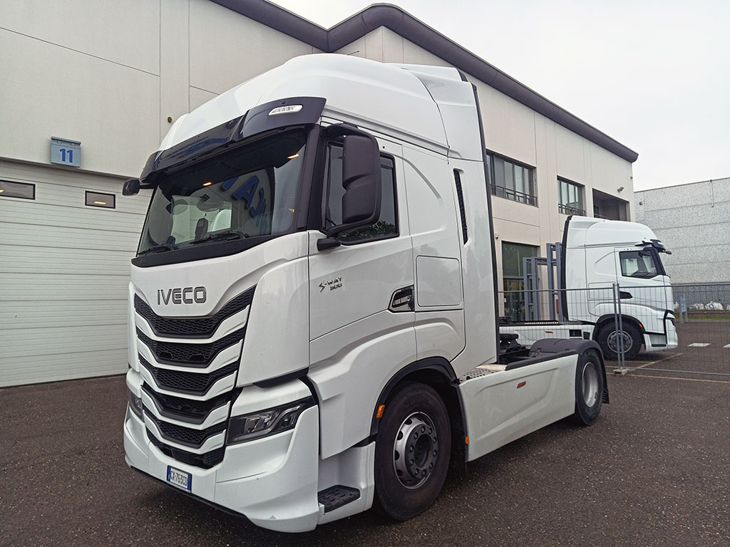 IVECO S-WAY AS440S50 – 4819